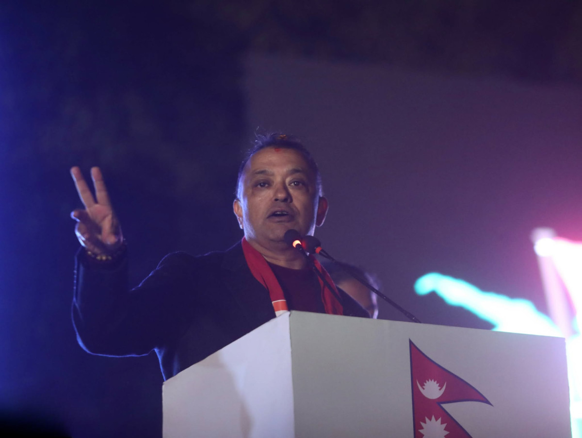आइतबार काठमाडौँमा आयोजित विशेष महाधिवेशनको उद्घाटन सत्रमा कांग्रेस महामन्त्री गगन थापा.jpg